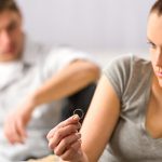 در چه شرایطی زن می تواند طلاق بگیرد؟ (3)