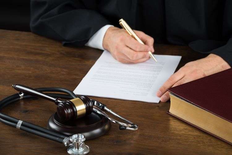 وکیل جرایم پزشکی (9)