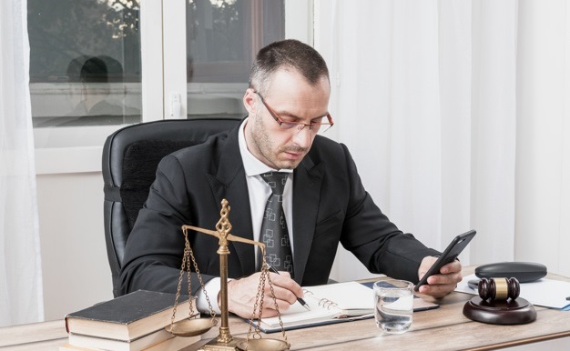 مشاوره وکیل تلفنی (6)